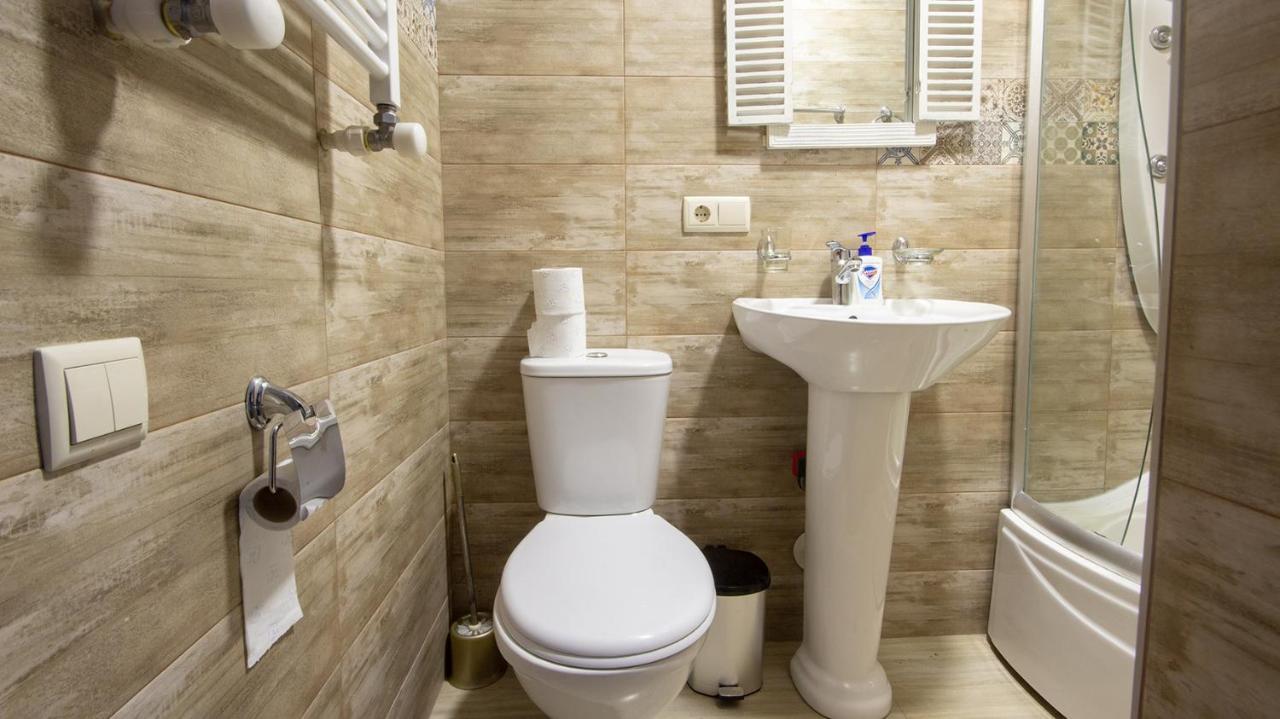 4 Bedroom Apartment On Liberty Square Tbilisi Ngoại thất bức ảnh