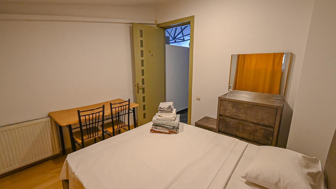4 Bedroom Apartment On Liberty Square Tbilisi Ngoại thất bức ảnh