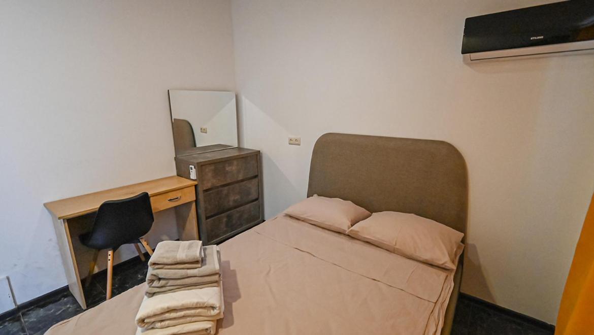 4 Bedroom Apartment On Liberty Square Tbilisi Ngoại thất bức ảnh